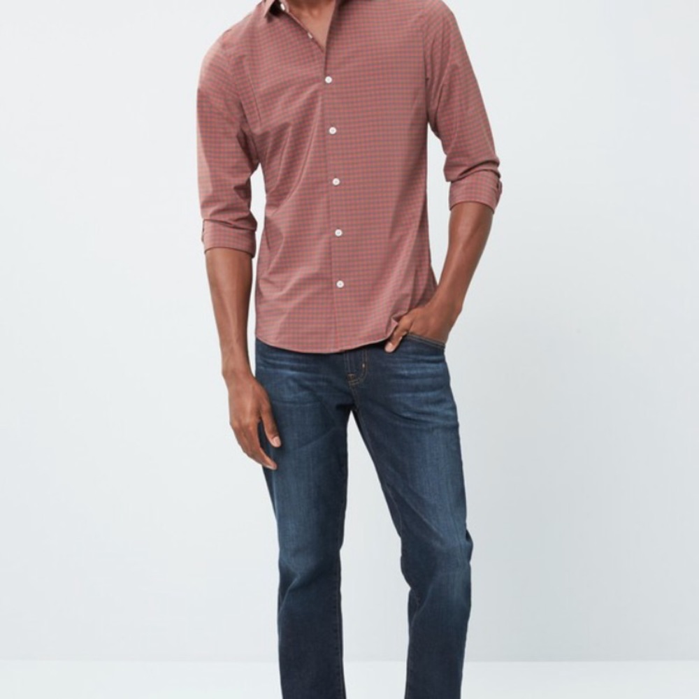 NWOT Mizzen & Main Douglas Button Down Size Small